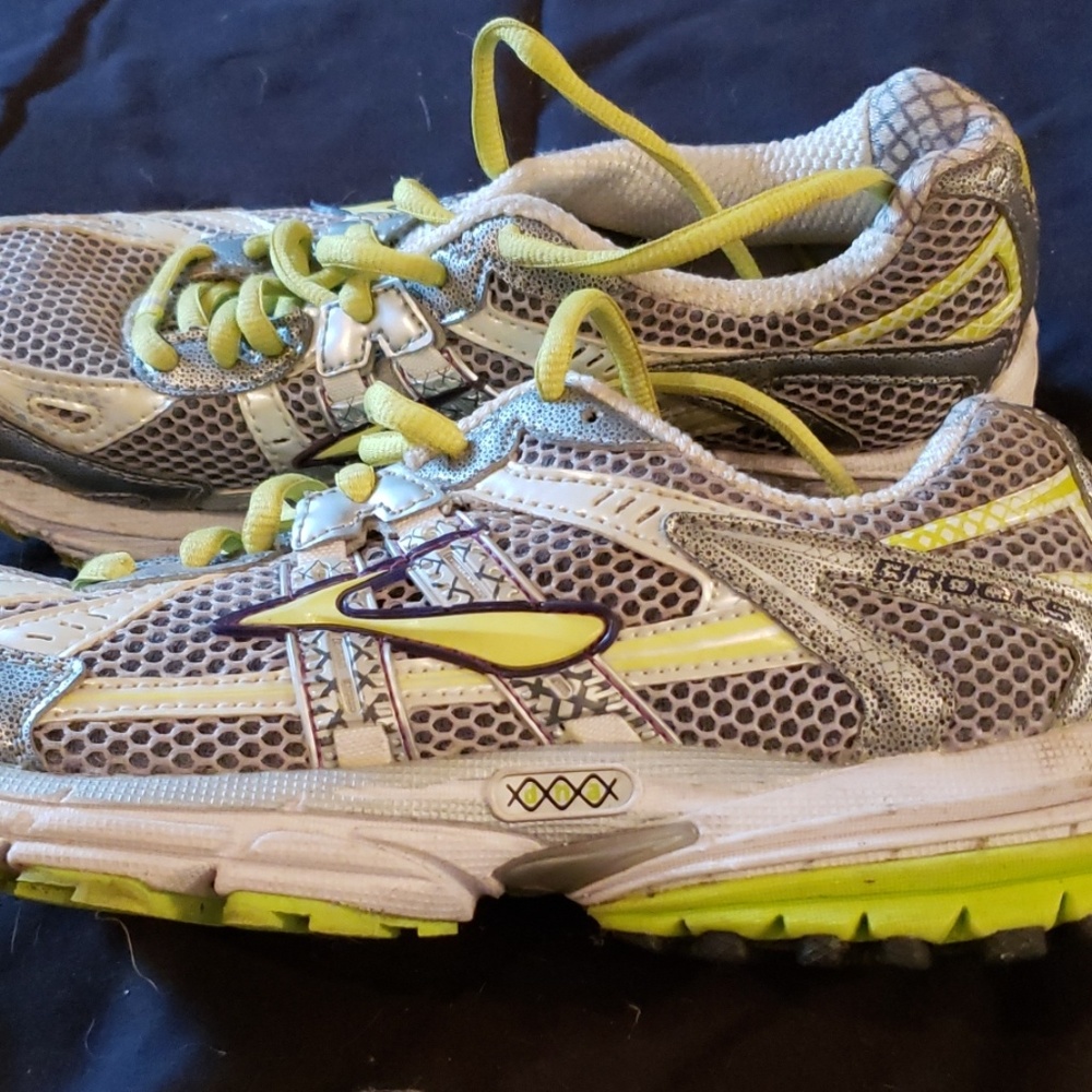 Running shoes - Picture 2 of 4